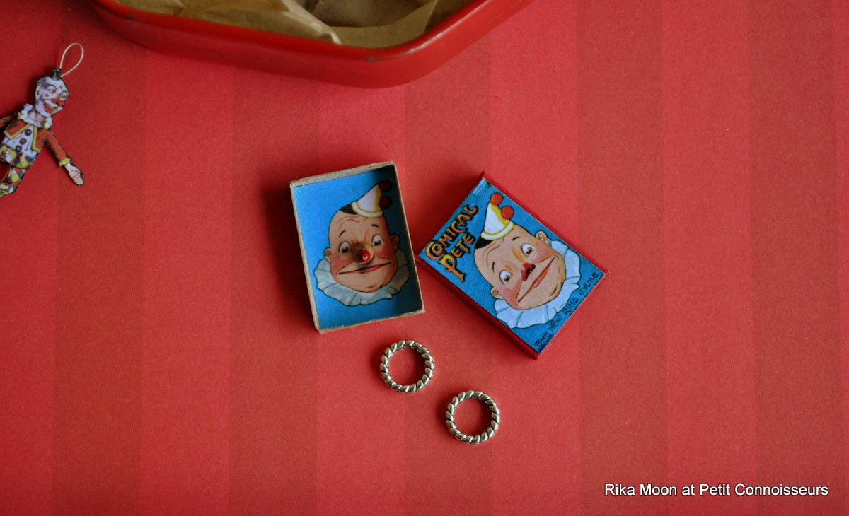 Comical Pete Ring Game by Rika Moon