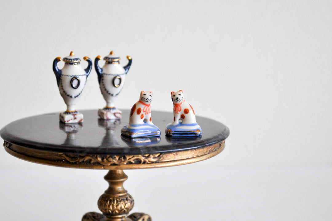 ESTATE TREASURE: Porcelain Set of Two Decorative Mantel Cats