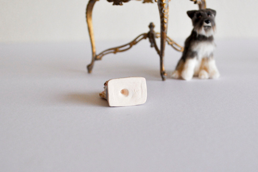 ESTATE TREASURE: Victoria & Albert Staffordshire Figures