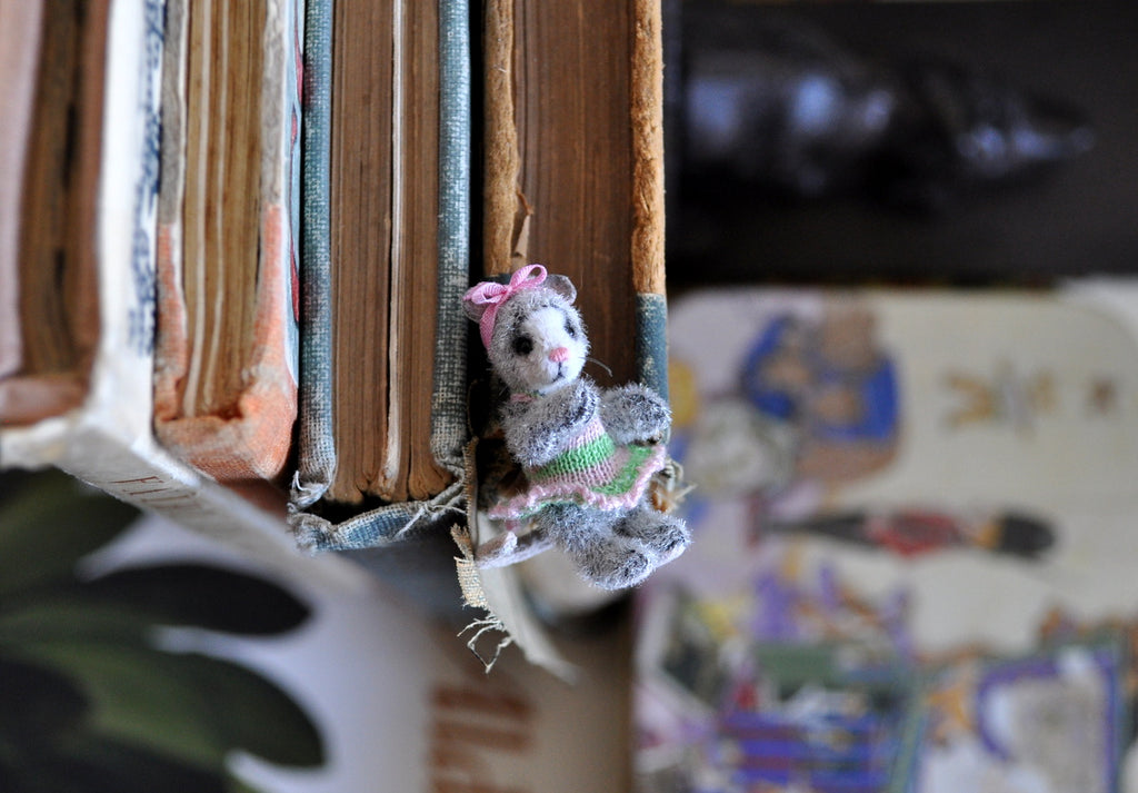 Fully Jointed Dressed Mouse by Anna Braun