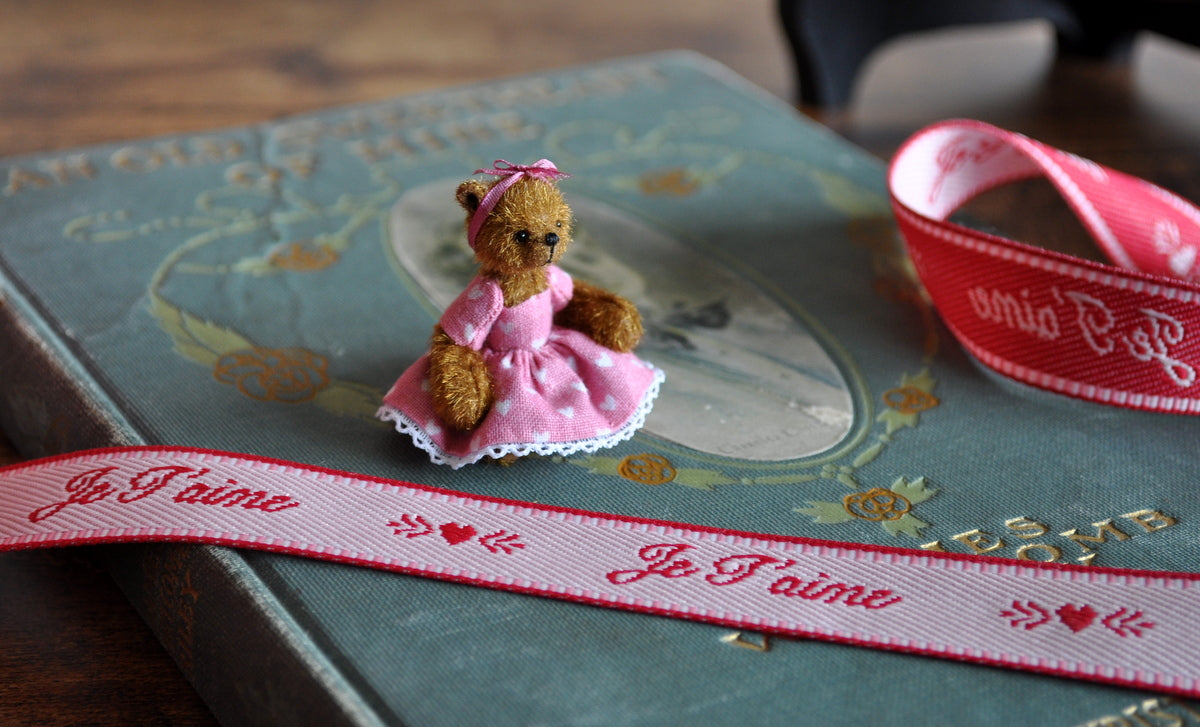 Valentine's Teddy Girl "Mia" by Anna Braun