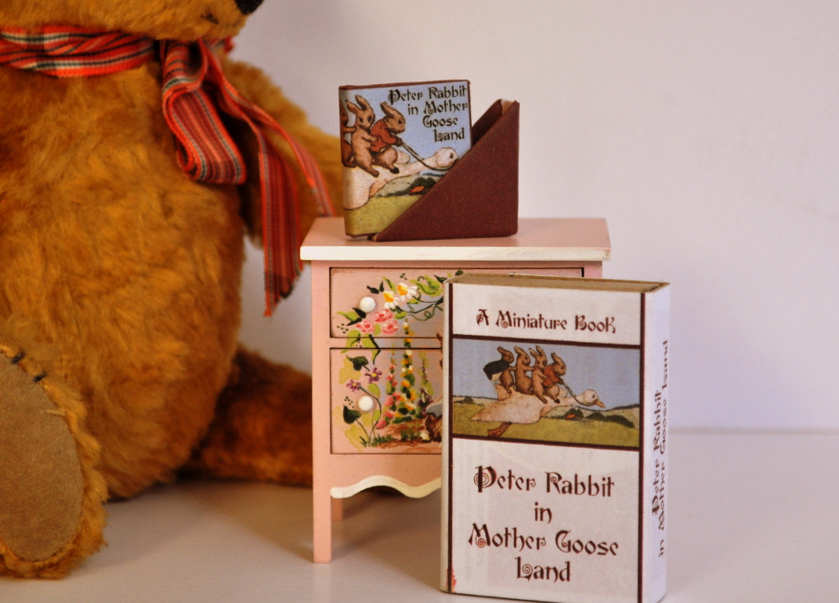 ESTATE TREASURE: Fully Printed Peter Rabbit in Mother Goose Land by Pat Carlson