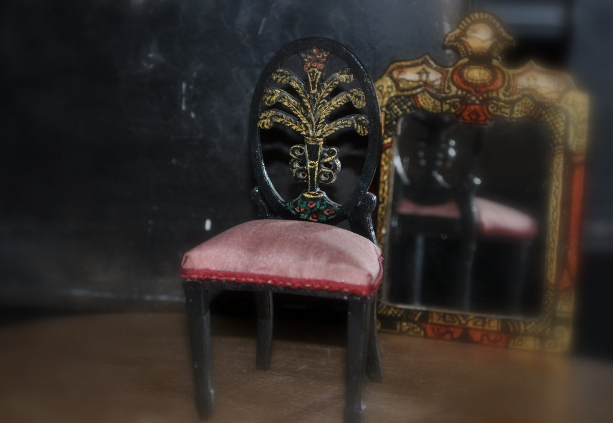ESTATE TREASURE: Hand-painted Chinese Occasional Chair
